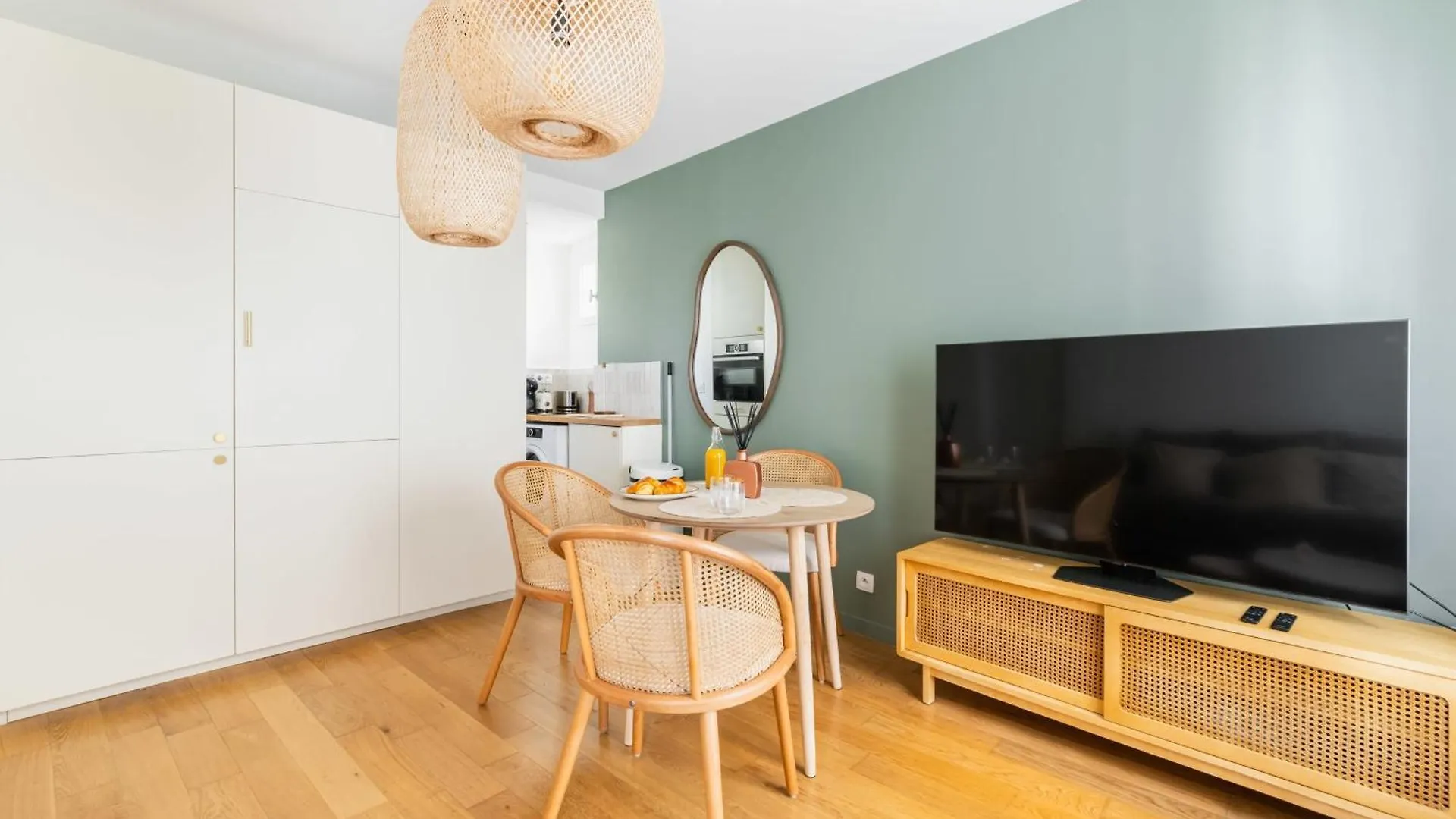 2 Pieces Sacre Coeur Montmartre - Paris 18 - 4P - Flat-Guest Apartment France